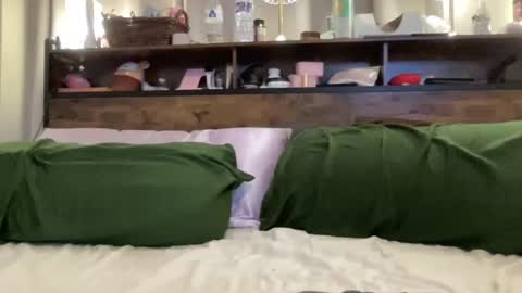 urztrulyy_ online show from June 28, 4:59 am