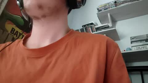 uselessboy666 online show from July 17, 8:20 pm