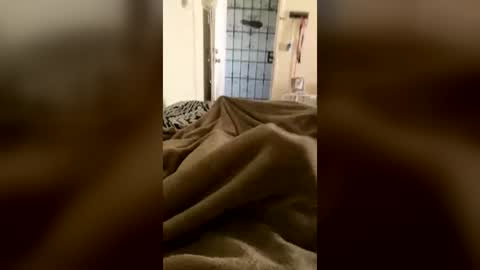 useranon334457 online show from August 1, 6:03 pm