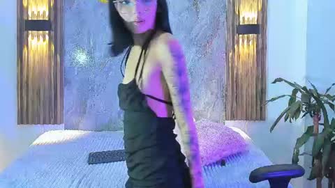 v1ol3t_ online show from September 7, 3:51 pm