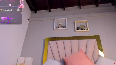 vahiolet_fuentes online show from August 8, 10:04 am