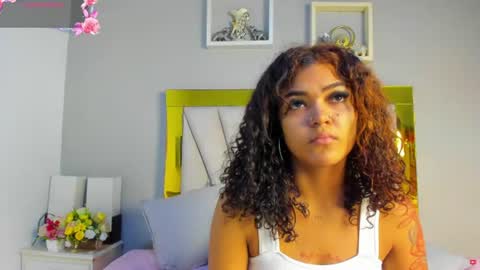 vahiolet_fuentes online show from August 12, 3:09 am