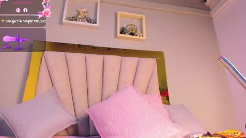 vahiolet_fuentes online show from August 12, 6:27 am