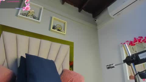 vahiolet_fuentes online show from August 14, 2:59 am