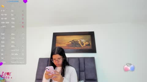 Vahiolet smith online show from August 29, 12:59 pm