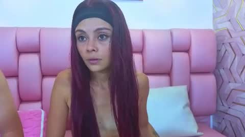 vaiolet_and_hans online show from August 8, 11:49 pm