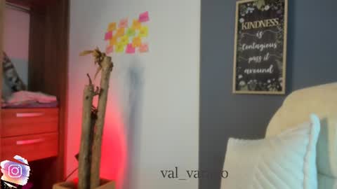 val_varago online show from August 7, 3:06 am