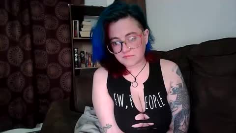 valarieak online show from March 28, 8:54 am