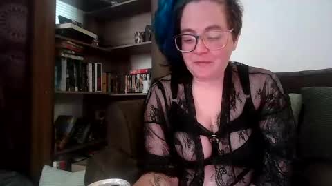 valarieak online show from June 14, 3:58 am