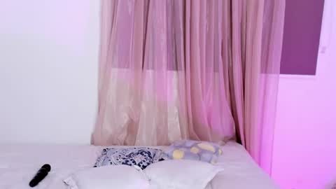 HI IM NEW online show from July 22, 5:04 pm