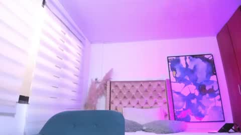 Valentina online show from August 5, 4:05 pm