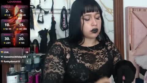valen_ross7 online show from August 4, 8:11 am