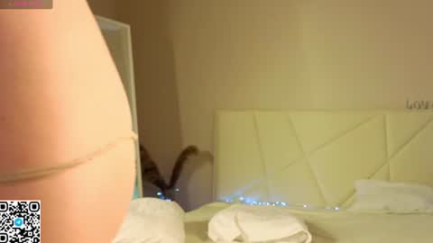 Nora online show from August 9, 1:34 pm