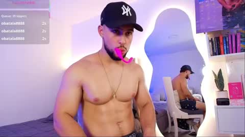 valenssio_moretti online show from August 14, 7:45 am