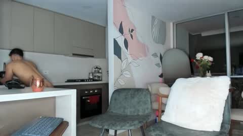 valenthinoking online show from February 25, 4:10 am