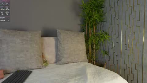 valentina_mendes_ online show from August 13, 10:57 pm