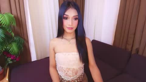 Valentina Hawkins online show from September 2, 3:30 am