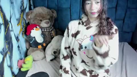 valentinaklean1 online show from August 15, 3:21 am