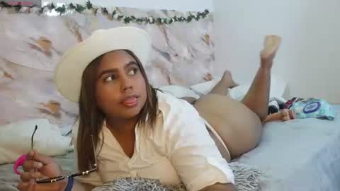 valentinams03 online show from August 12, 1:13 pm