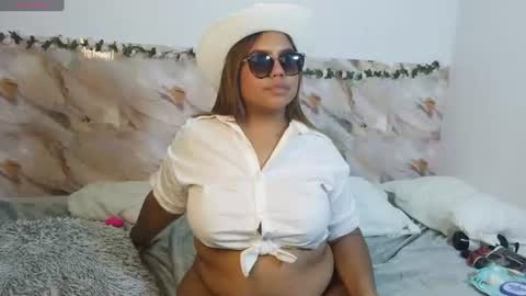 valentinams03 online show from August 12, 2:19 pm