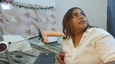 valentinams03 online show from August 12, 4:31 pm