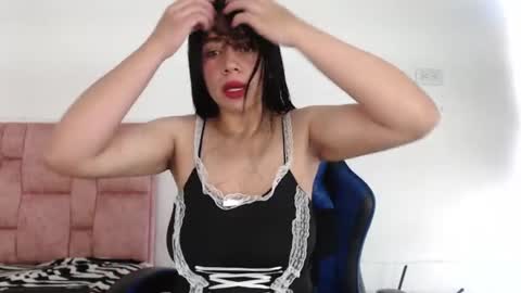 Valen independent model online show from June 28, 6:33 pm