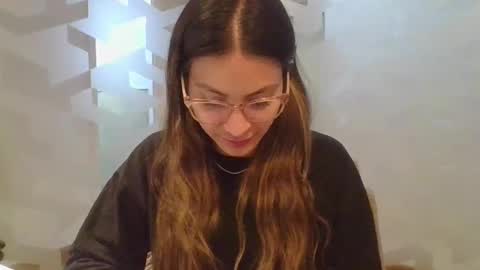valentinaseleni24 online show from May 20, 8:10 pm
