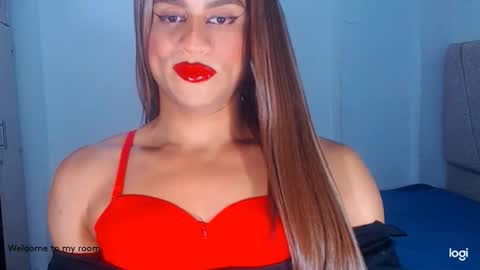 CLOE VALENTINA online show from June 9, 7:20 pm