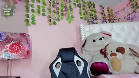 valentinee_xo online show from July 24, 6:27 am