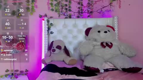 valentinee_xo online show from August 4, 9:28 am