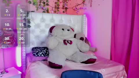 valentinee_xo online show from August 11, 8:05 am