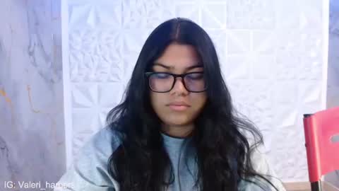 valeri_harpers4 online show from July 30, 10:38 pm
