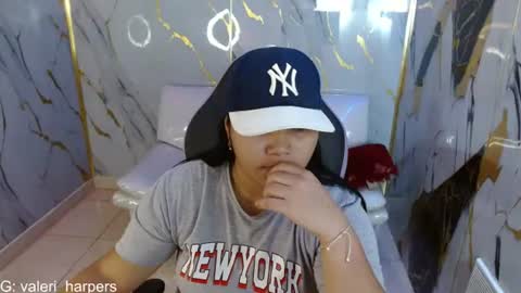 valeri_harpers4 online show from August 9, 8:43 pm