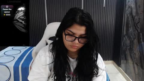 valeri_harpers4 online show from August 10, 7:37 pm