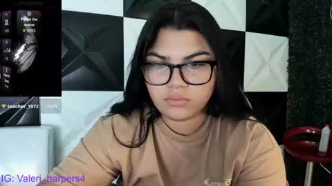 valeri_harpers4 online show from August 14, 12:25 am