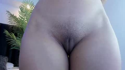 valeri_tafur online show from July 29, 1:18 pm