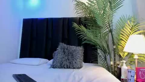 valeri_tafur online show from July 29, 2:24 pm