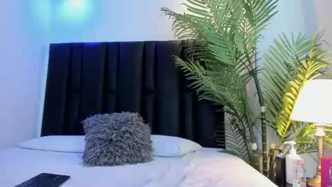 valeri_tafur online show from July 31, 1:17 pm