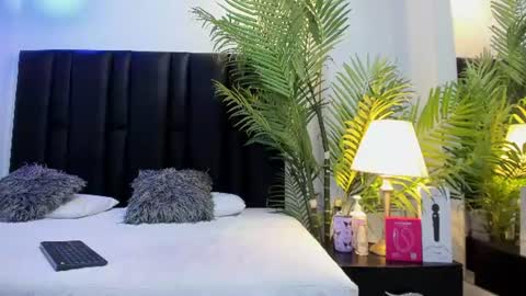 valeri_tafur online show from August 3, 11:06 am