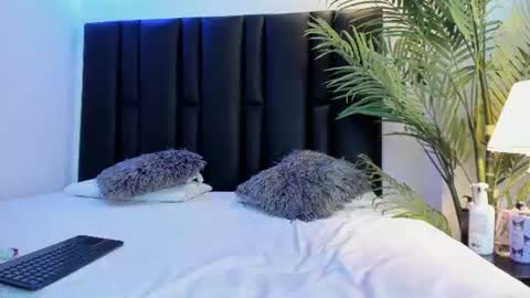 valeri_tafur online show from August 9, 3:46 pm
