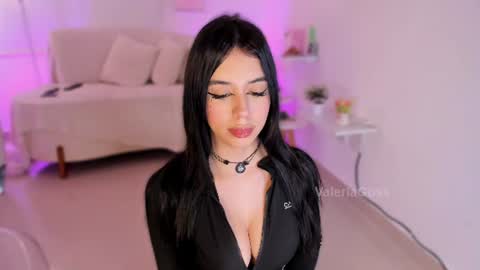 Valeria Londoo online show from August 6, 1:15 am