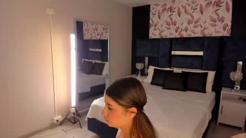 valeriaortegaa online show from August 6, 6:29 pm