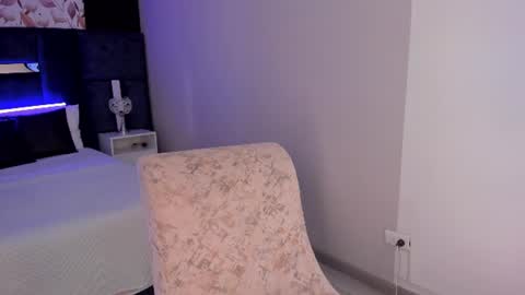 valeriaortegaa online show from August 8, 10:04 am