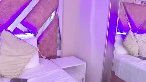 valeriaortegaa online show from August 10, 12:28 pm
