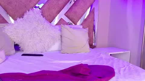 valeriaortegaa online show from August 12, 5:04 pm
