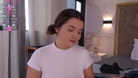valeriaortegaa online show from August 14, 4:43 pm
