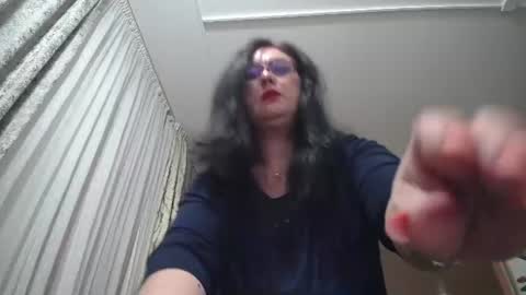 valeriasmiths online show from August 5, 9:18 am