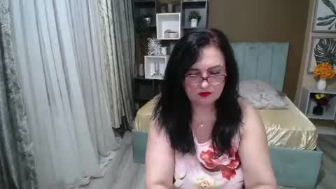 valeriasmiths online show from August 5, 10:24 am