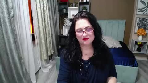 valeriasmiths online show from August 15, 6:28 am