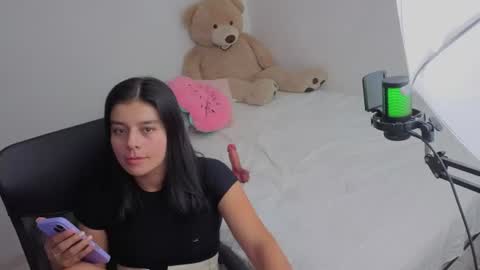 valerihouse_ online show from August 9, 1:50 am